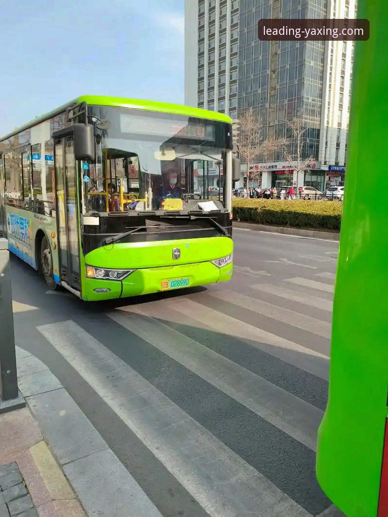 亚星体育平台揭秘：从价格到安装，客车选购背后的理性决策指南